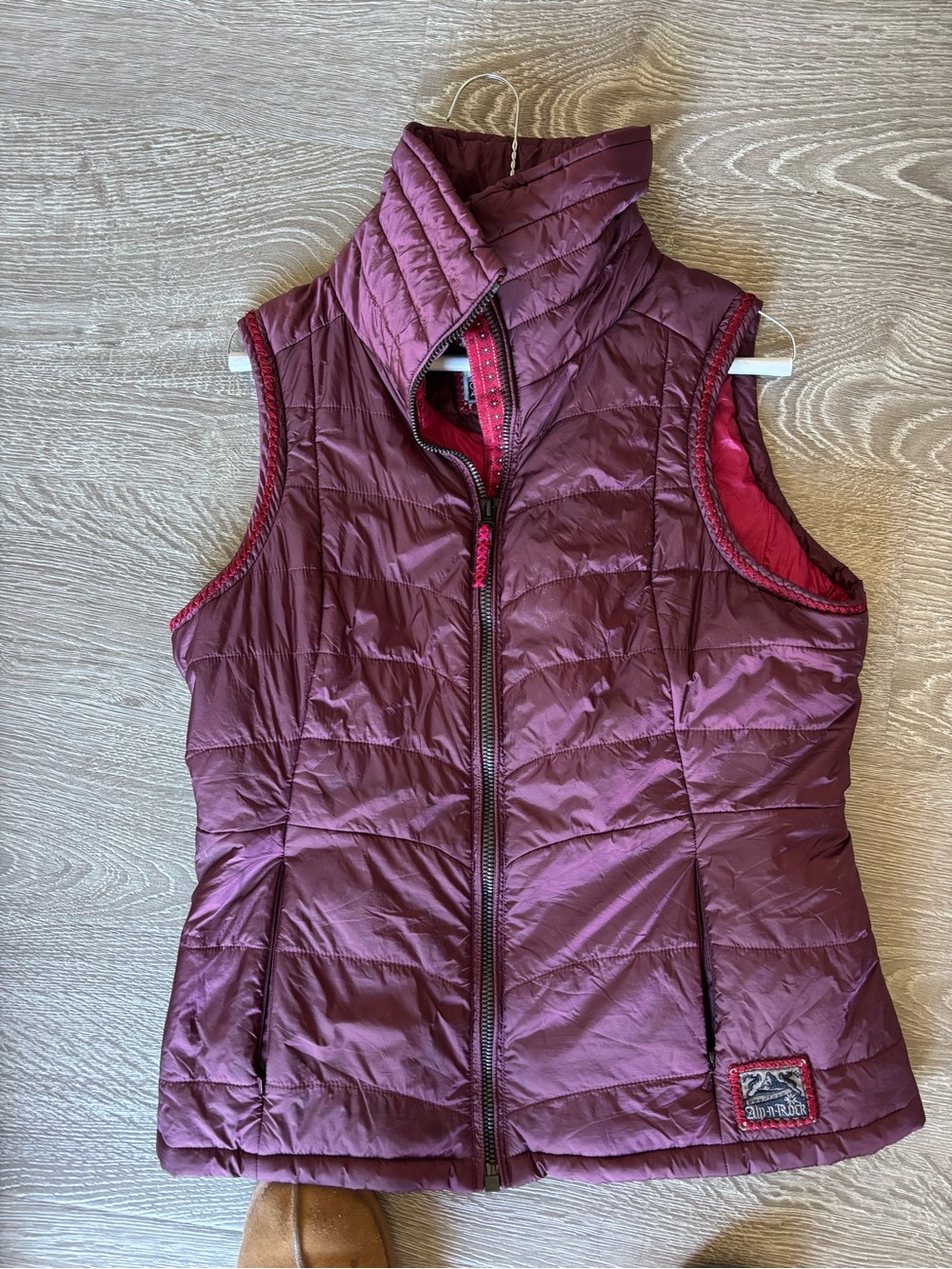 Alp N Rock Quilted Hooded Vest in Wine like new (size 4)